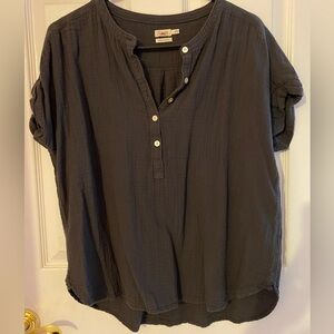 Faherty Brand cotton gauze dolman sleeve shirt, size medium, EUC